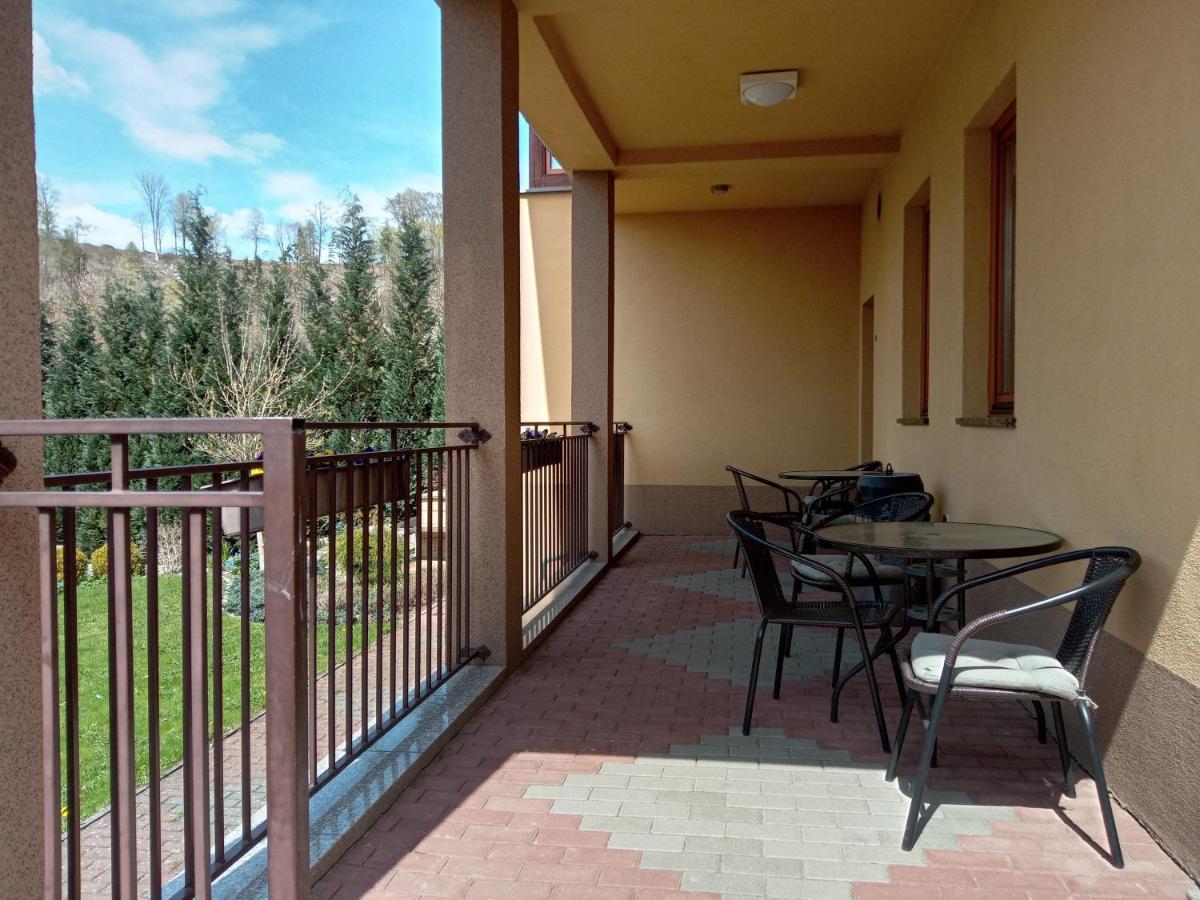 Pokoje Goscinne Monti Kudowa Zdroj Exterior photo